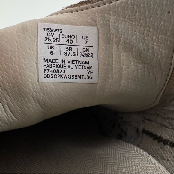 Onitsuka Tiger Tokuten Beige Green Lace Up Sneakers - Picture 12 of 12